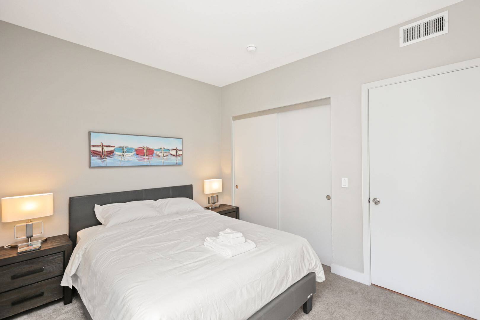 Private Room in 3 bed