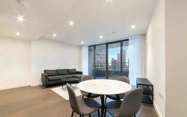 10 Park Drive, Canary Wharf, London, E14 9JX 2