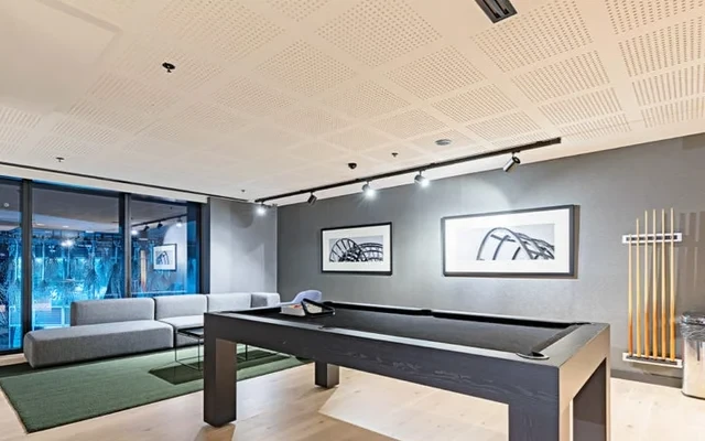 8 Pearl River Road, Docklands 1