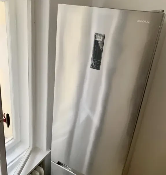 Cosy single bed in twin bedroom in Tiergarten