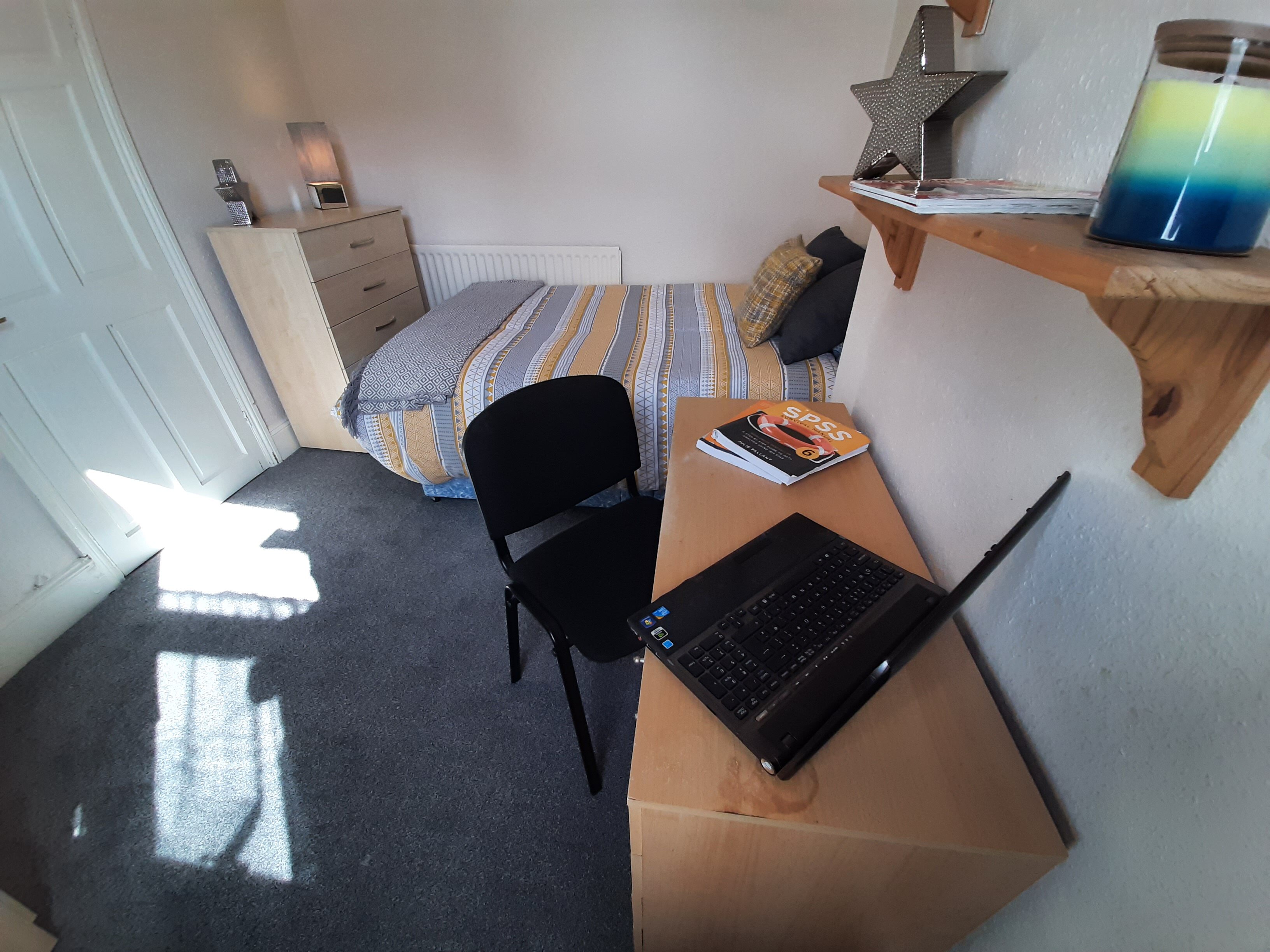 3 Bedrooms 1 bathroom