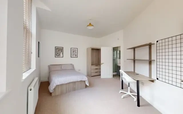 Entire Place·1B1B···Castle Boulevard 1