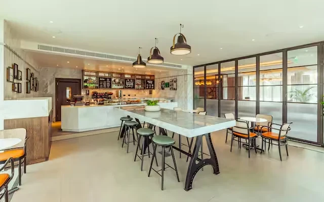 The Fellows House Cambridge, Curio Collection by Hilton 4