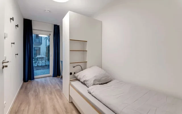 Furnished 1 room apartment with terrace - just 25 min. by public transport to Friedrichshain 3