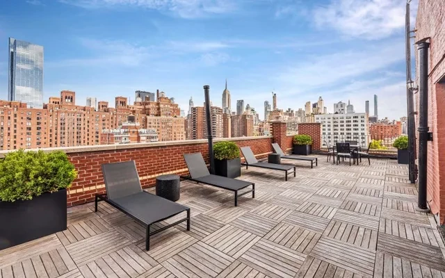433 West 21st Street 1