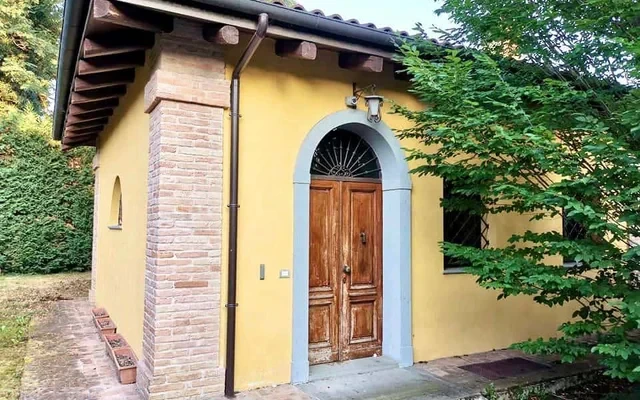 Villetta in Via Seragnoli in contesto tranquillo 0