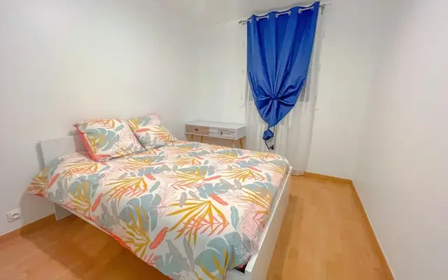 Very nice double bedroom near the Le Chénay train station - Paris student accommodation - Double bedroom