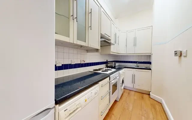 Drummond Street 10798# 1