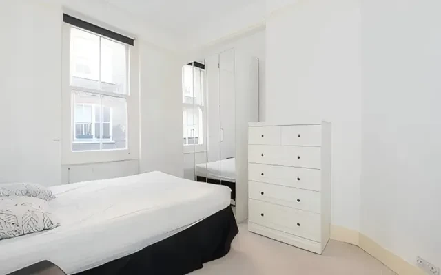 LH-Old Brompton Road, London 2