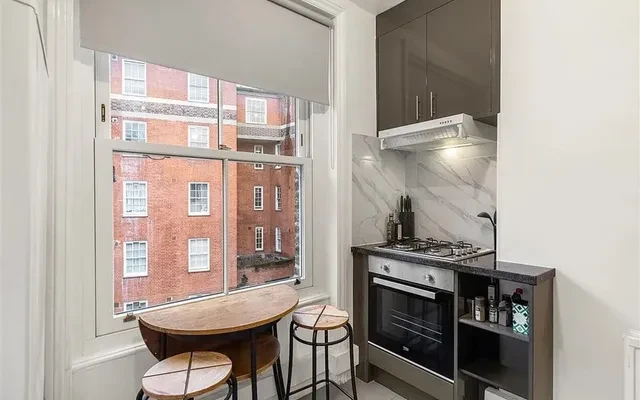 LH-Greencoat Place 4