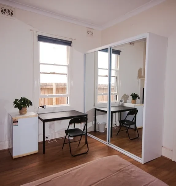 72 New Canterbury Rd