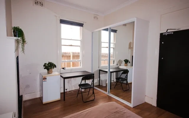 72 New Canterbury Rd 0