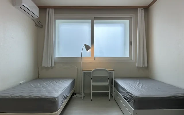 #1 Dongdaemun, Three-Bedroom Apartment with Furniture 3
