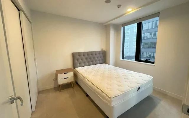 75 Victoria Street West 4