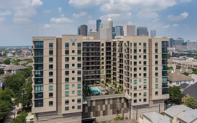 Pearl Rosemont 2
