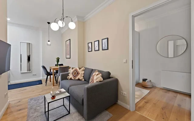 Freshly renovated 2-room flat in the Samariterkiez Friedrichshain 0