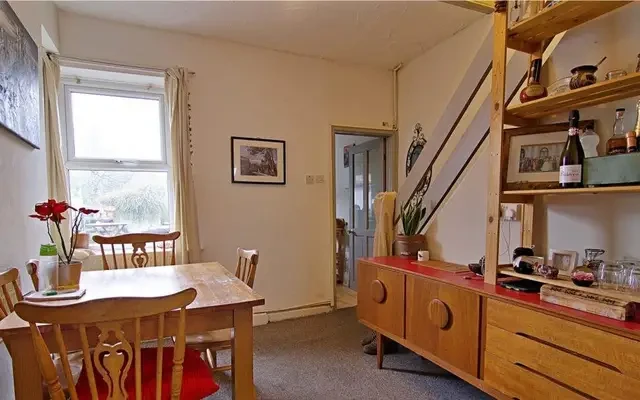 5 Williamson Road, Lancaster 4