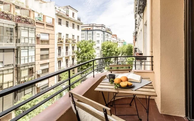 Sebastiano - 3 bedrooms and balcony in Almagro 1