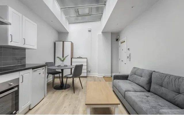 LH-Southwell Gardens 1