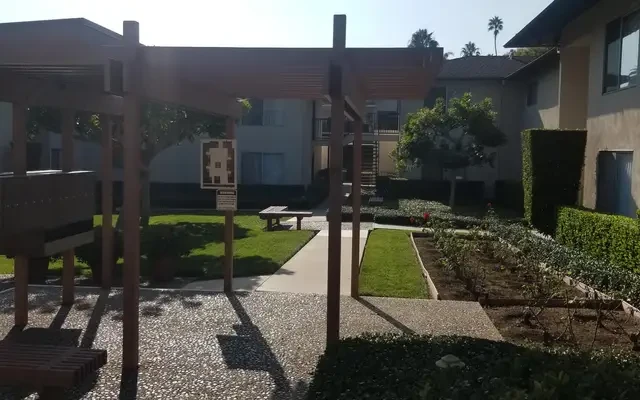 1521 Laguna Street - Santa Barbara student accommodation