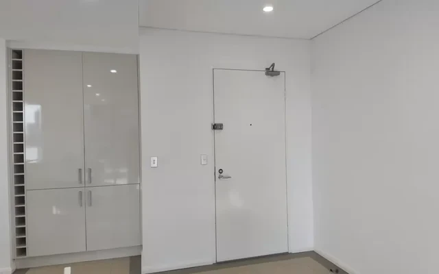 5 Rothschild Ave 2