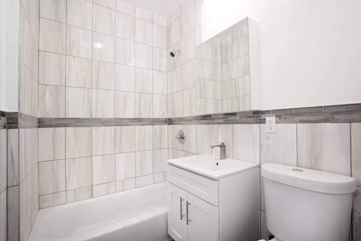 56-50 Myrtle Avenue, New York
