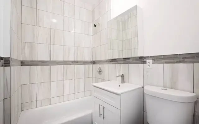 56-50 Myrtle Avenue, New York 1