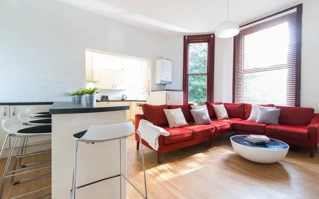 Flat 2, 17 Ladybarn Road - Manchester student accommodation - 6 Beds 2 baths