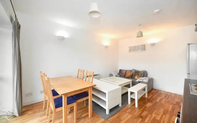 LH-Old Bellgate Place 0