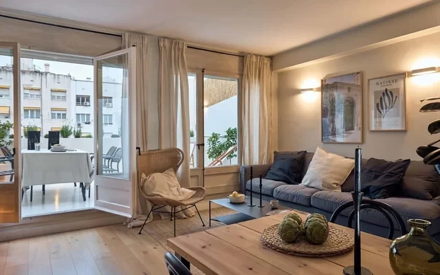 Cassis - 2 bedrooms in Sant Gervasi 1