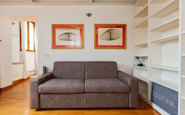 INGEGNOLI1 Bright top floor apartment 3