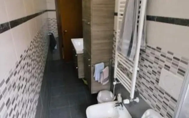 Single in multiple beds bedroom, with balcony, in 2-bedroom apartment 4