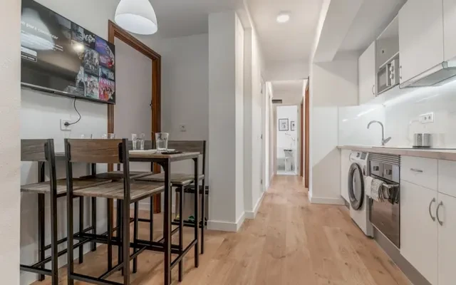 Cozy room in Avenida San Luis 4