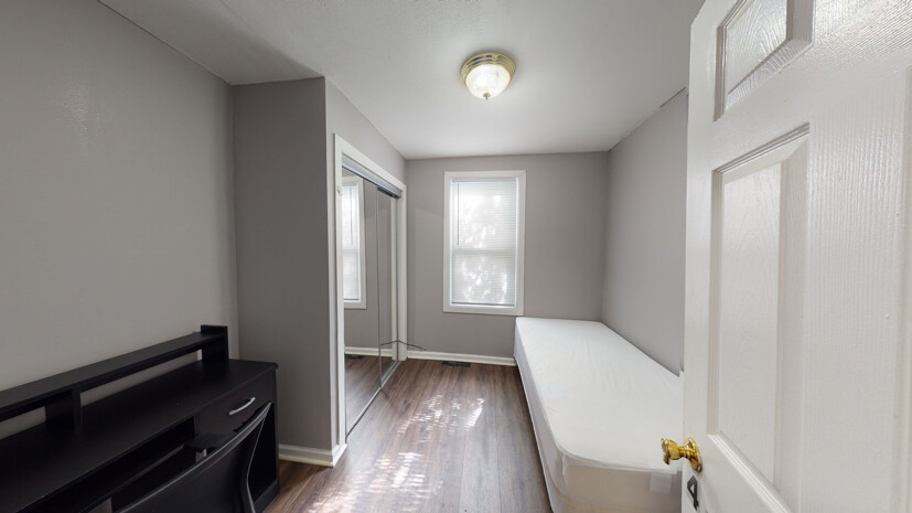 4 bed 1.5 bath-Apartment 1