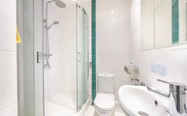 Queensway, Bayswater, W2 3