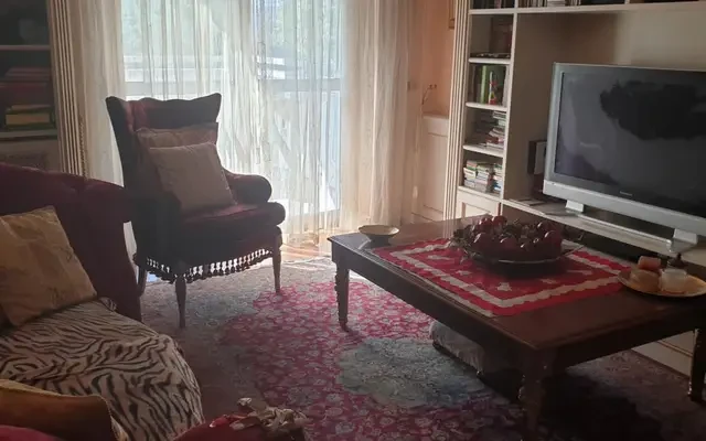 Elegant bedroom in 2-bedroom apartment, near Parco Gramsci 3