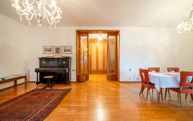 Apartment in Viale Duilio, Milano for 184 m² with 4 bedrooms 2