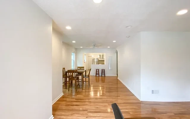 2353-2355 Tilbury Ave 4