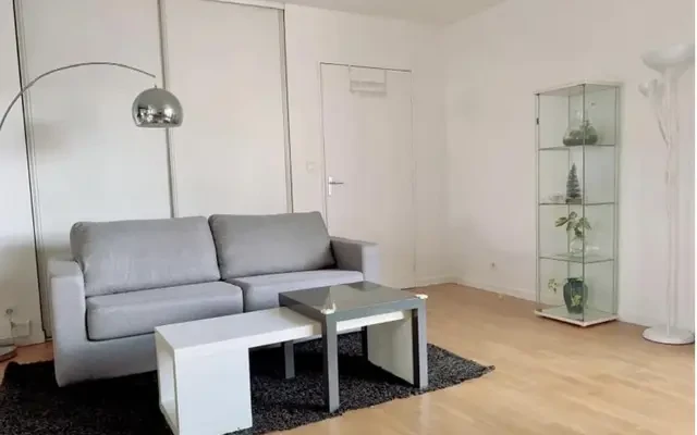 Courbevoie 92e·50m²·F2·Appartement·With furniture 0