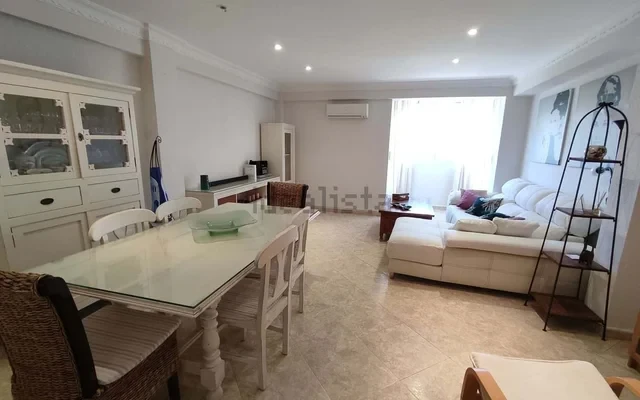 Apartamento en Calle Rafael Laffon, Sevilla 2