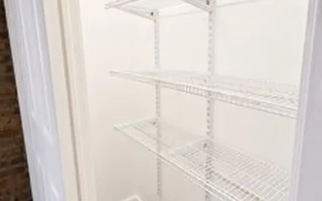 9 Pembroke St., #1, Chelsea - Suffolk County student accommodation - 1.5 Beds / 1 Bath