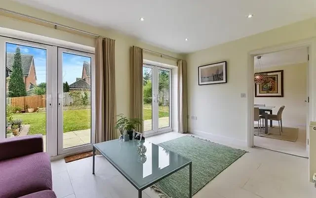 Padelford Lane, Stanmore, HA7 4WU 2