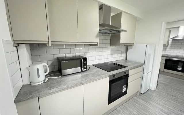 151 De Montfort Way 4