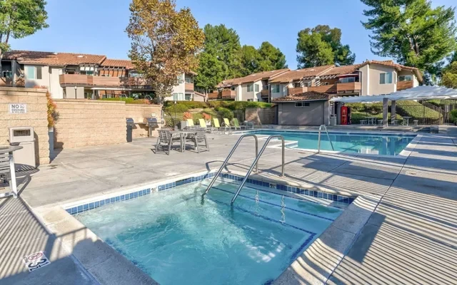 Idyllwillow - Mission Viejo student accommodation - Swimming pool