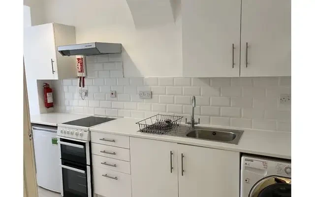 6-28 Canynge Square, Clifton, Bristol, Avon, England, BS8 3 0