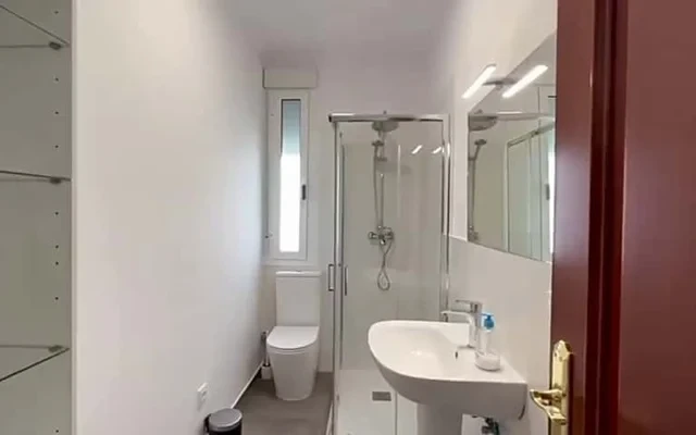 Habitacion Privada en Av de la Reina Mercedes 1