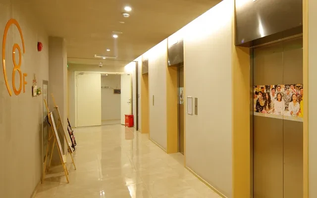 New Hongqiao Hongzhong Road Store (Phase I) -- CJIA Apartment 1