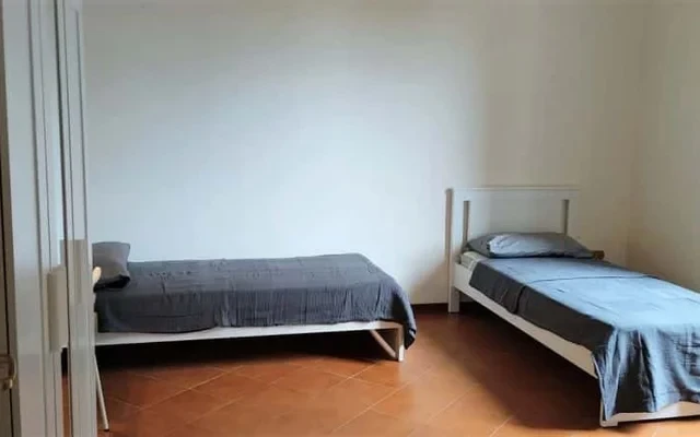 Stanza condivisa in Viale Dei Mille 32 - alloggio per studenti a Firenze - Shared Room