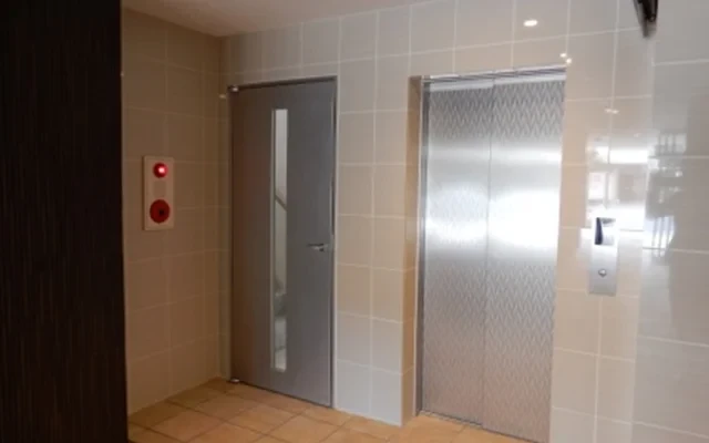 Li Forruchie Osaka Castle 1