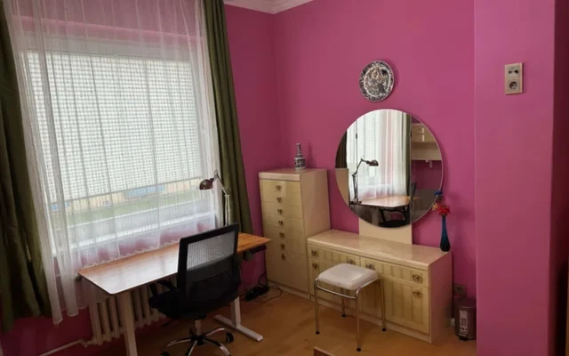 Private Room in a Furnished Apartment for International Students or Academics 2